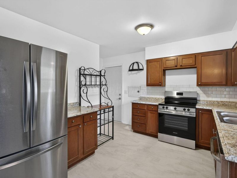 1297 Shanley Drive, Columbus, OH 43224 Photo 14