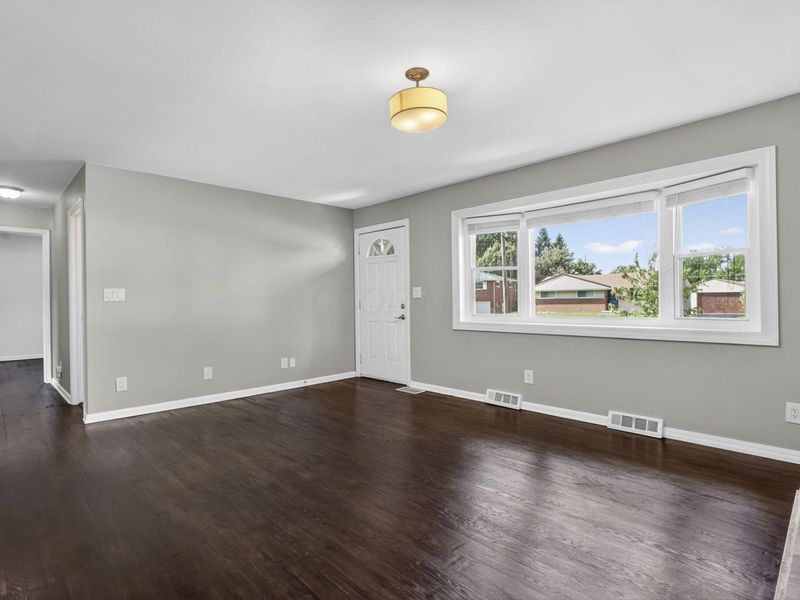 1297 Shanley Drive, Columbus, OH 43224 Photo 7