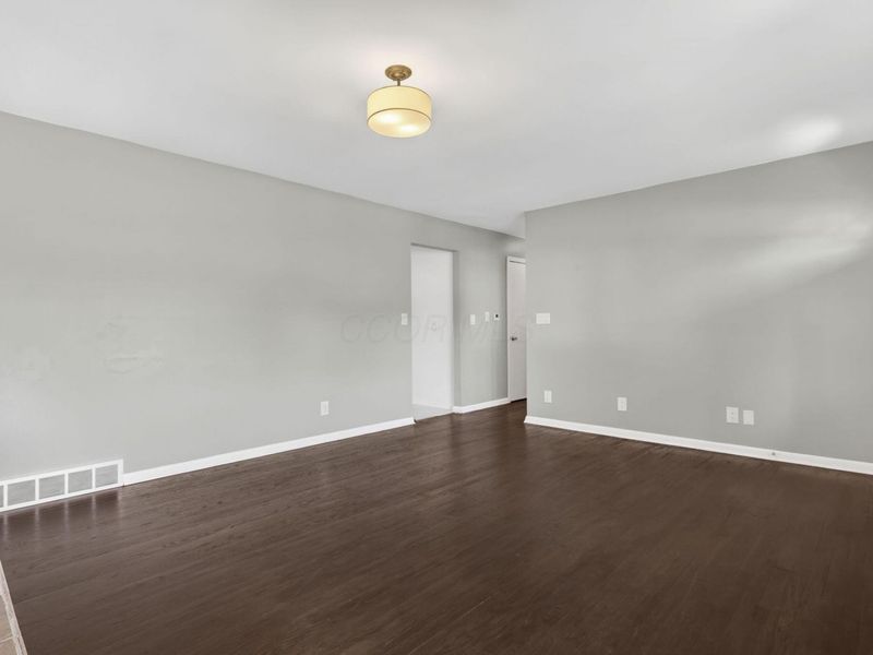 1297 Shanley Drive, Columbus, OH 43224 Photo 8