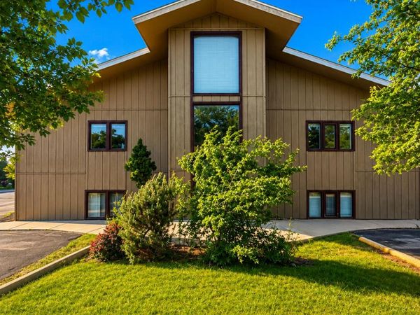 2650 Mcleod Drive N, Saginaw, MI 48604
