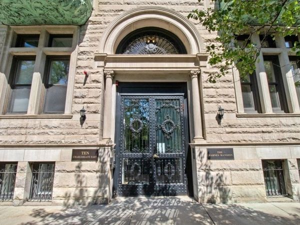 10 Charlesgate E, Unit 302, Boston, MA 02215