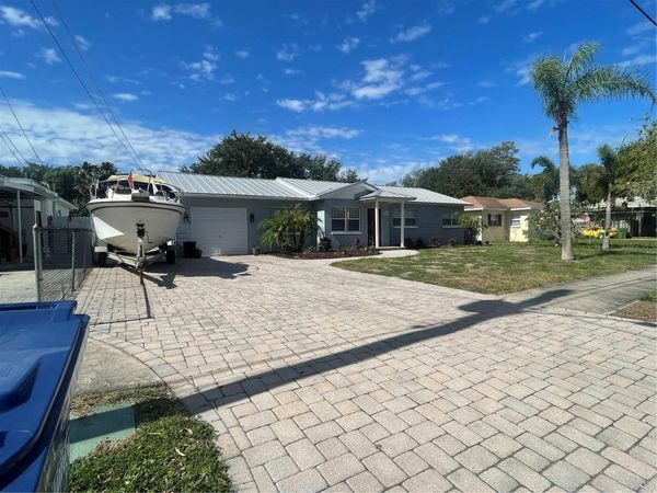 3030 W HELEN AVENUE , TAMPA, FL 33611