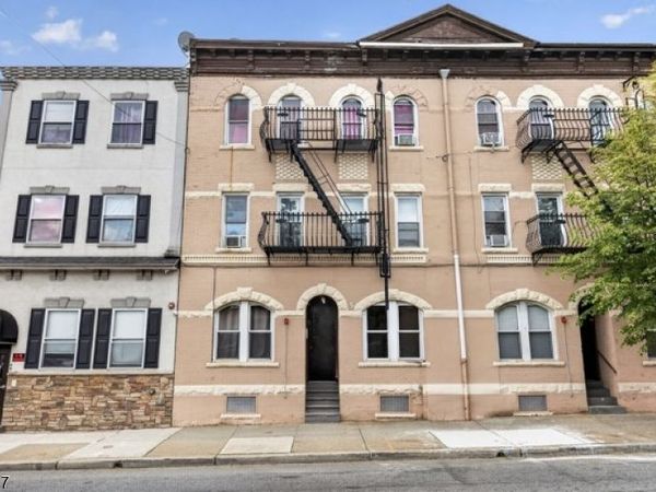 5 Monroe St, Unit 1, Passaic, NJ 07055