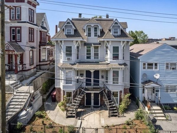 153 Summer St, Lowell, MA 01852