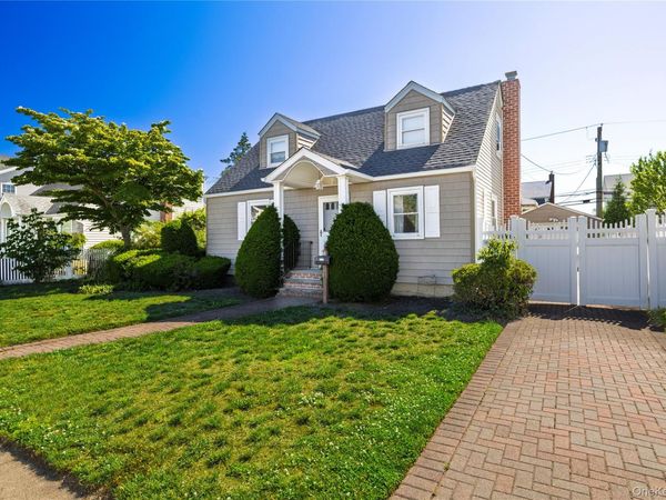 175 Lee Avenue , Hicksville, NY 11801