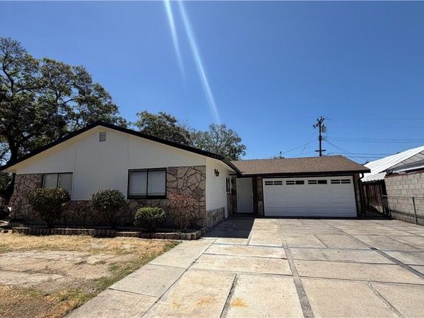 2702 W Maywood, Santa Ana, CA 92704