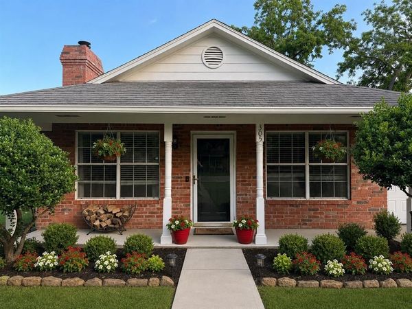 305 W Pecan Street , Aubrey, TX 76227