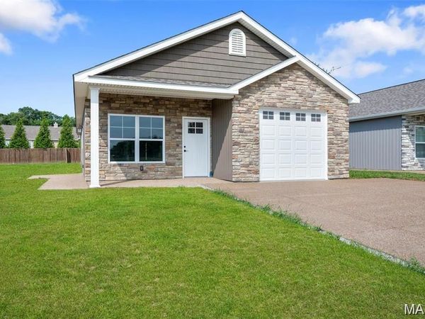 111 Meadow View Court , Elsberry, MO 63343