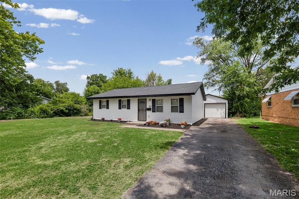 23 Leonard Dr Drive , Cahokia, IL 62206 Main Photo
