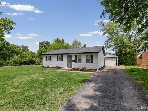 23 Leonard Dr Drive , Cahokia, IL 62206