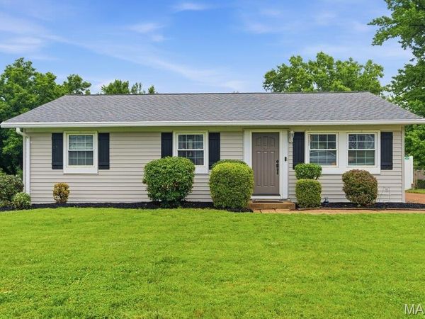 127 E Marseille Drive , St Louis, MO 63129