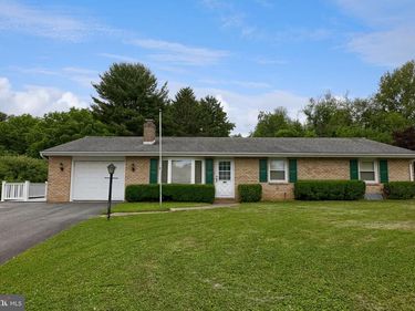 485 SUMMIT DRIVE, COLUMBIA, PA 17512
