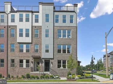 8638 LOVELACE STREET, MANASSAS, VA 20109