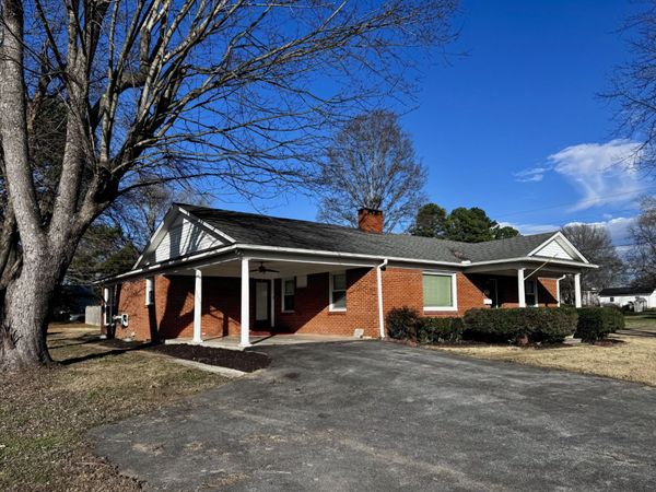 211 Church St , Loretto, TN 38469