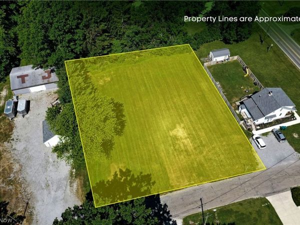 Myrtle Avenue NW, Warren, OH 44483