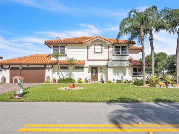 6431 Olde Moat Way, Davie, FL 33331