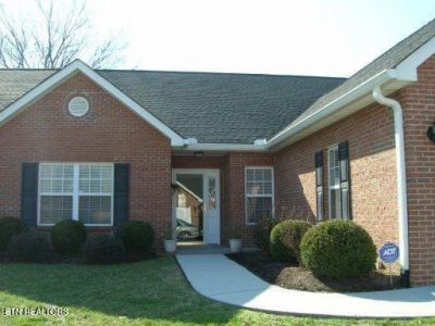 422 Woodlawn Gardens Way, Knoxville, TN 37920 Main Photo
