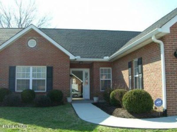 422 Woodlawn Gardens Way, Knoxville, TN 37920