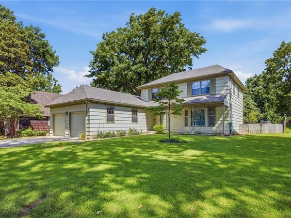 8500 W 72nd Street, Overland Park, KS 66204