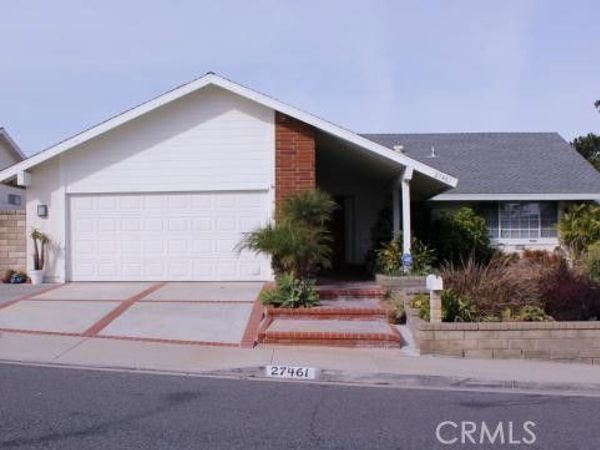 27461 Garza, Saugus, CA 91350