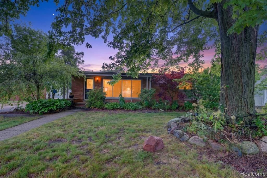 17509 Pershing Street, Livonia, MI 48152 Main Photo