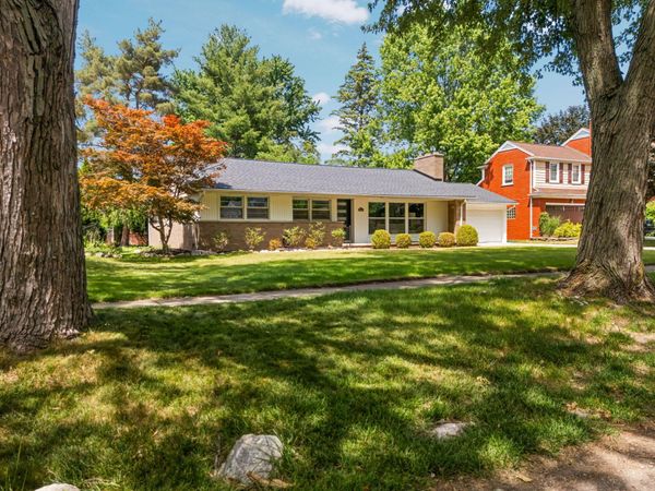 18910 Devonshire Street, Beverly Hills, MI 48025