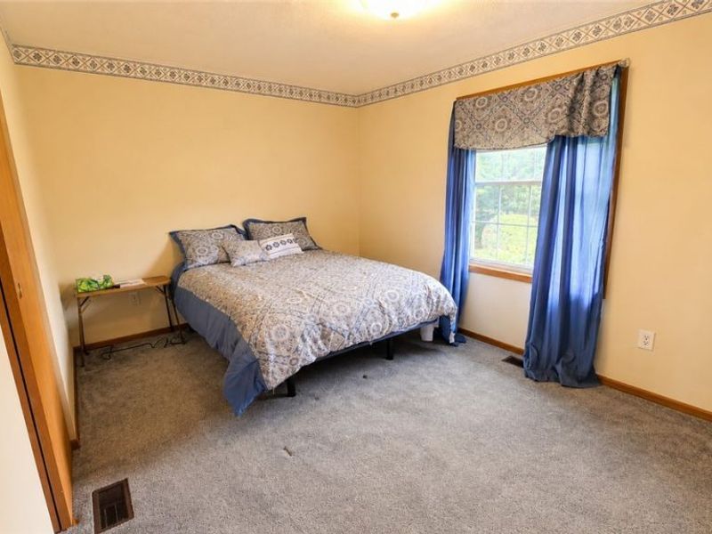 401 Josephine Street, Toronto, OH 43964 Photo 10