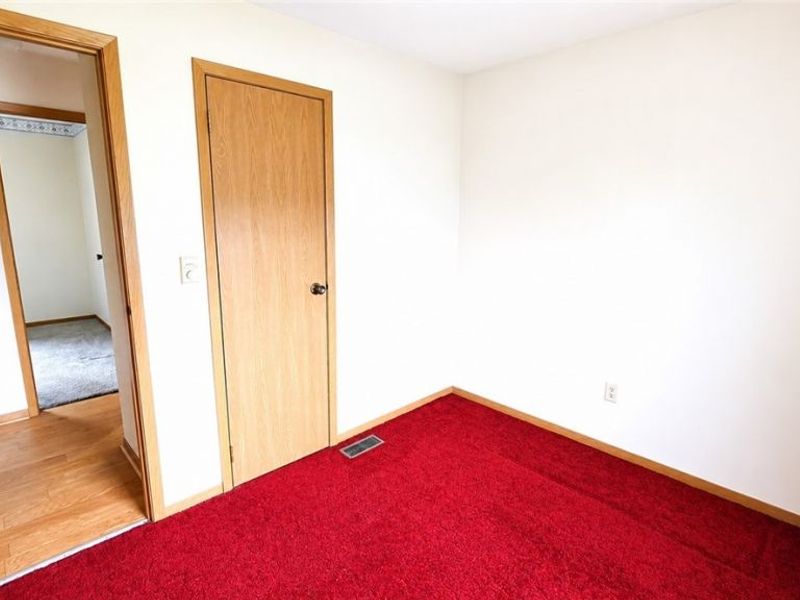 401 Josephine Street, Toronto, OH 43964 Photo 12