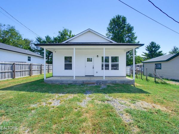 2015 SE Blythe Ave, Cleveland, TN 37311