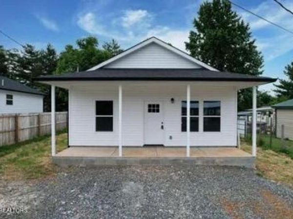 2015 SE Blythe Ave, Cleveland, TN 37311