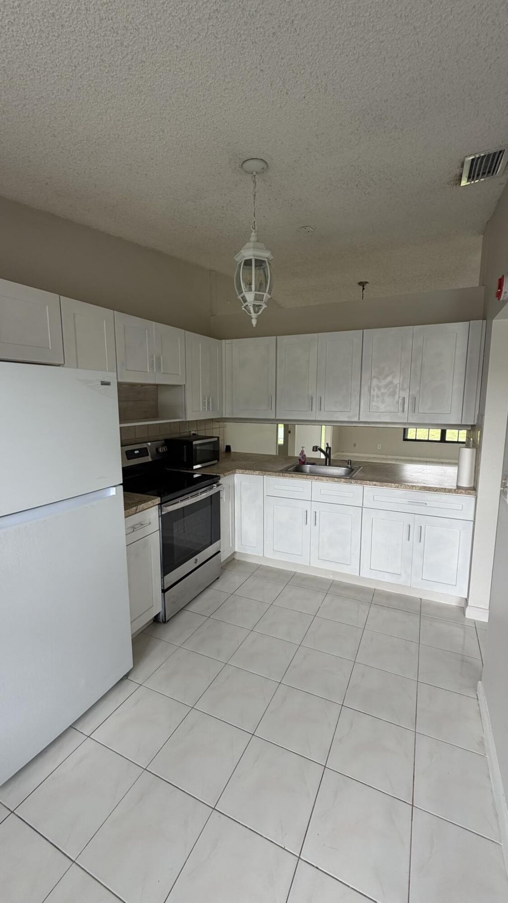 5460 S Lakewood Cir S S, Unit C, Margate, FL 33063 Photo