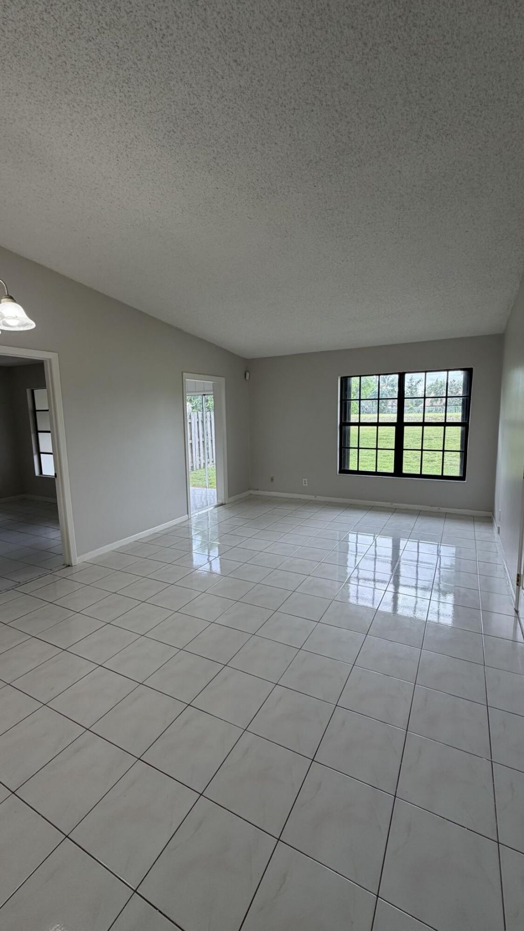 5460 S Lakewood Cir S S, Unit C, Margate, FL 33063 Photo