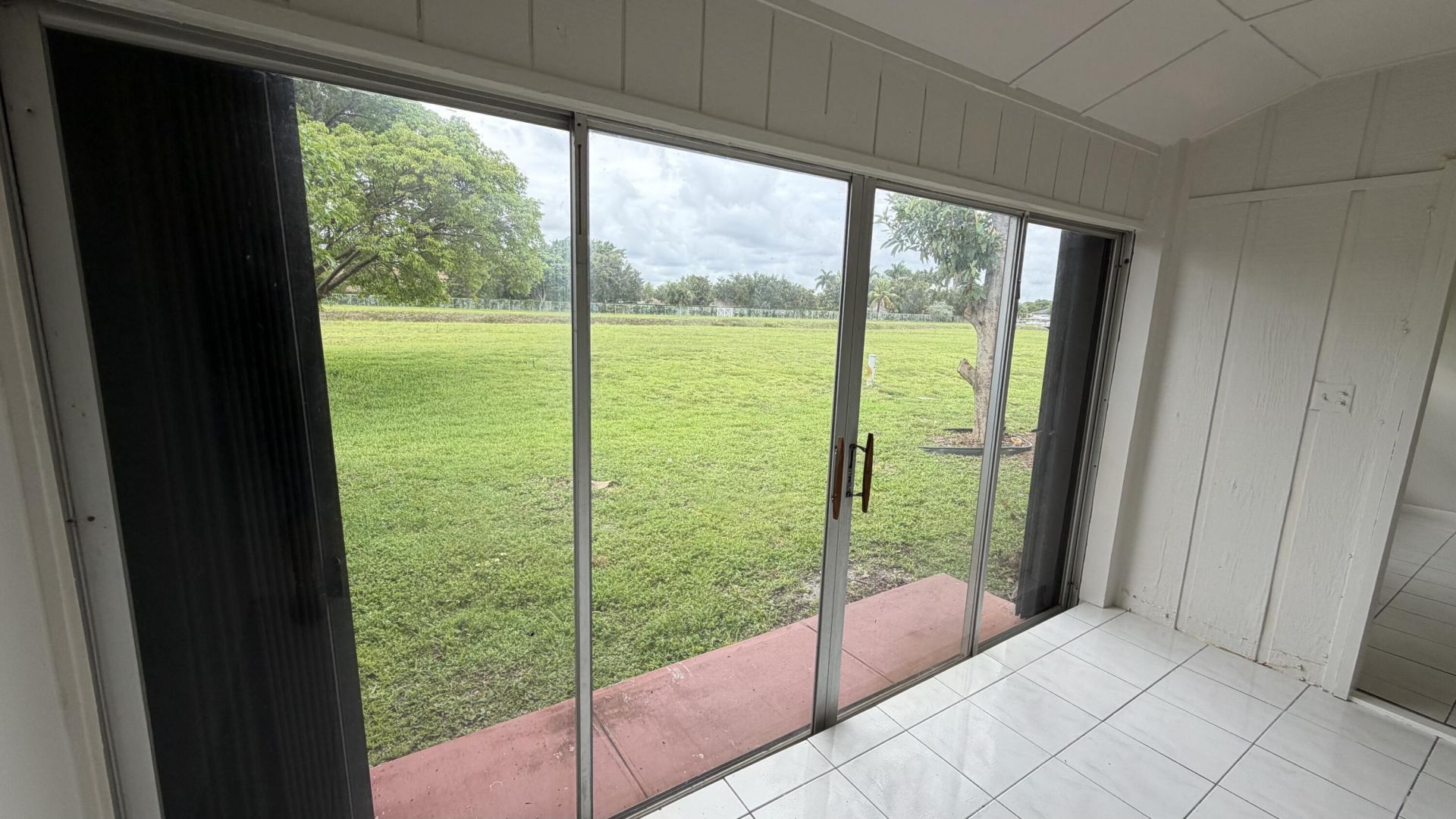 5460 S Lakewood Cir S S, Unit C, Margate, FL 33063 Photo