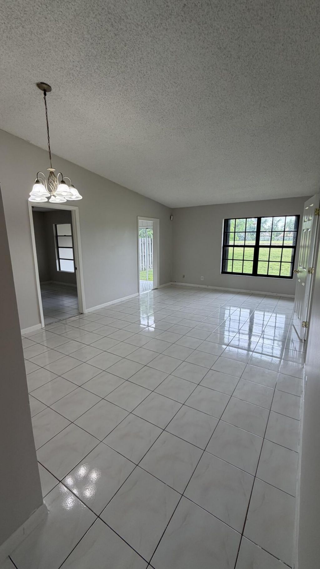 5460 S Lakewood Cir S S, Unit C, Margate, FL 33063 Photo