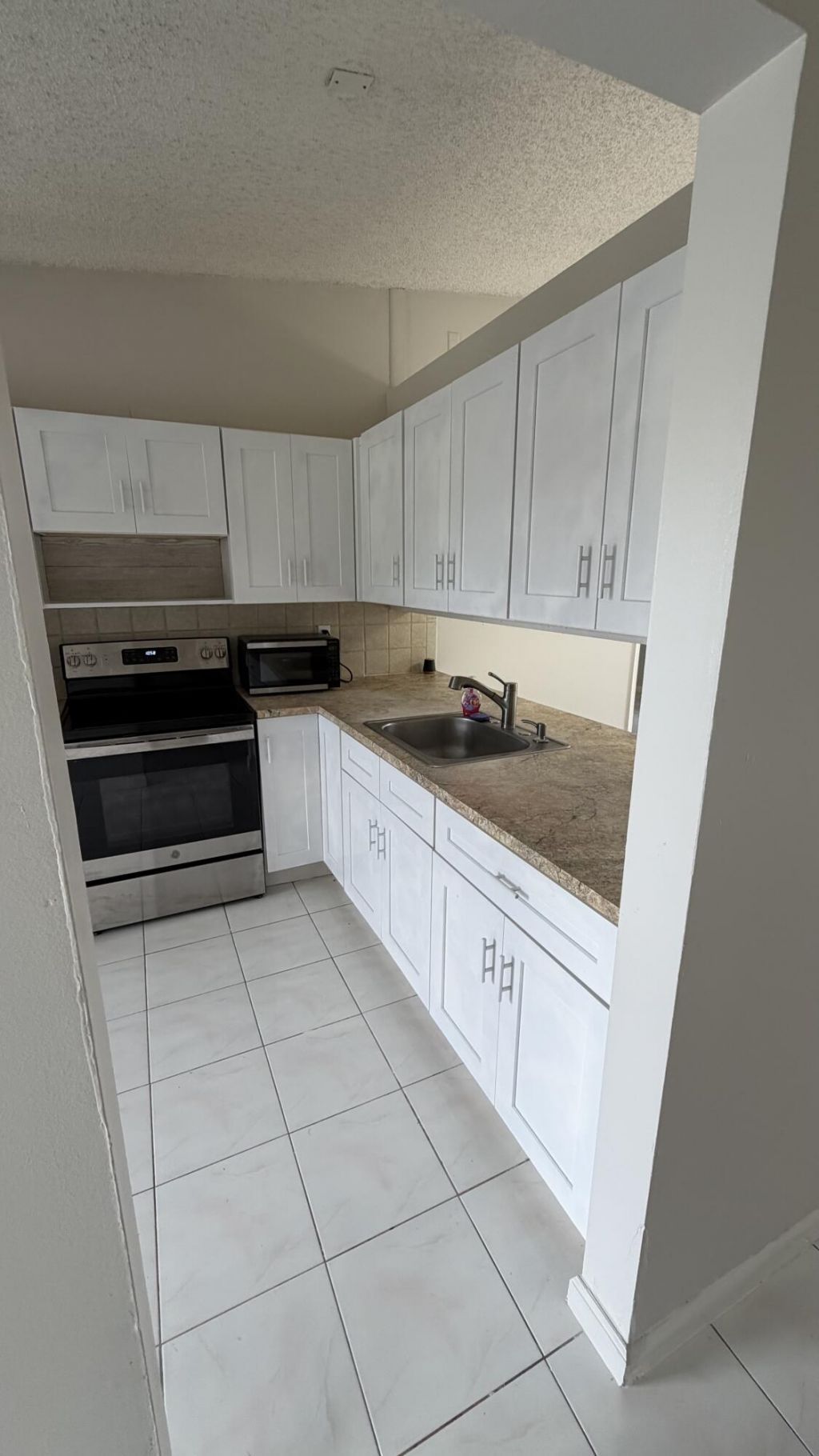 5460 S Lakewood Cir S S, Unit C, Margate, FL 33063 Photo