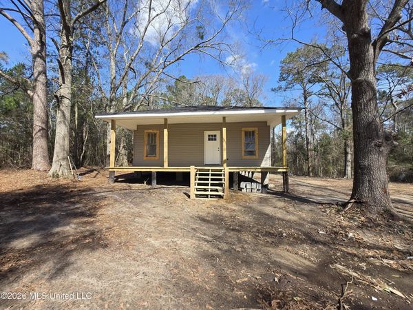 34 Leo Eaves Road, Picayune, MS 39466