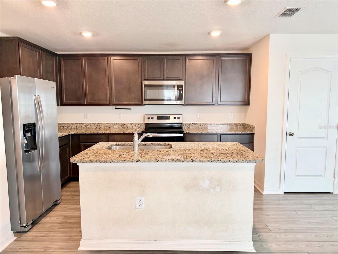 1738 Wynford Circle , Tavares, FL 32778 Photo