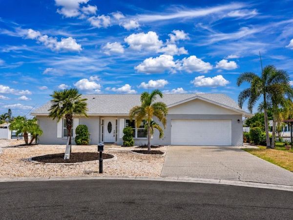 805 LEISEY CIRCLE, RUSKIN, FL 33570