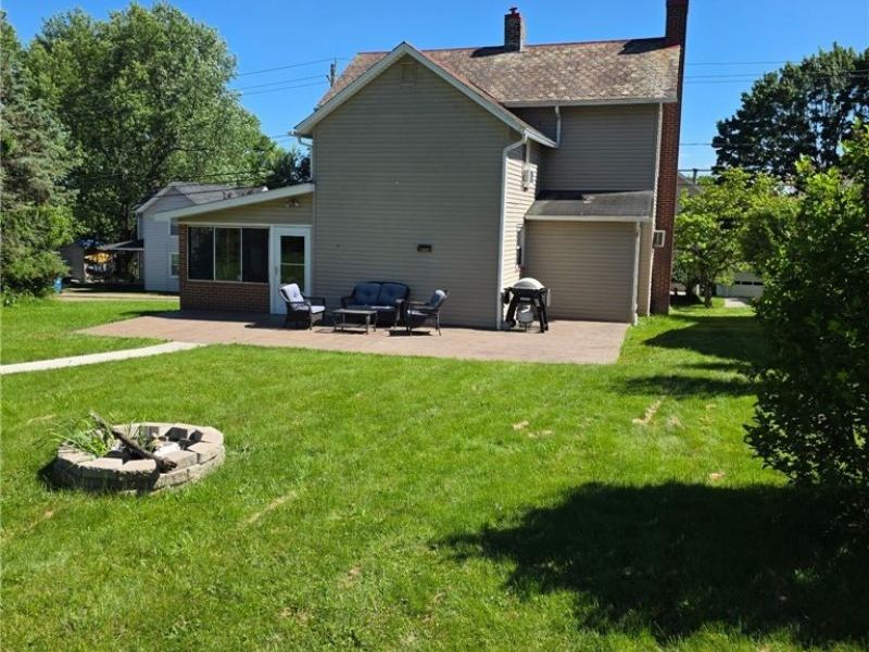 678 W Martin Street, East Palestine, OH 44413 Photo 4