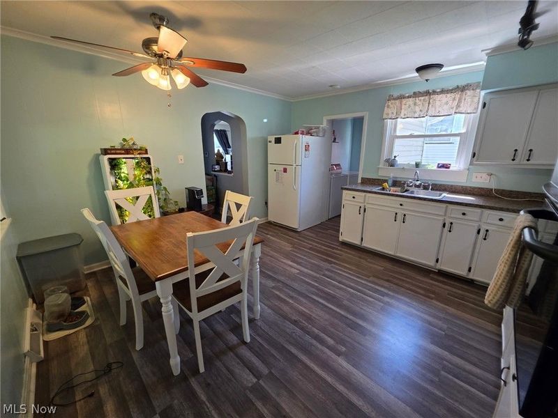 678 W Martin Street, East Palestine, OH 44413 Photo 6