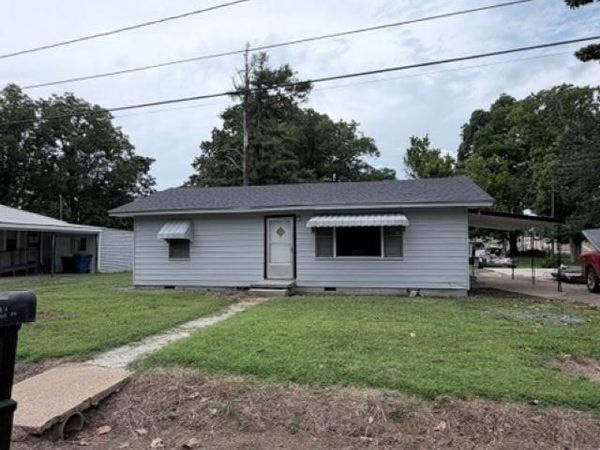 1010 College Street , Marvell, AR 72366