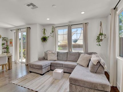 8985 Upbeat Way, Elk Grove, CA 95757 Photo