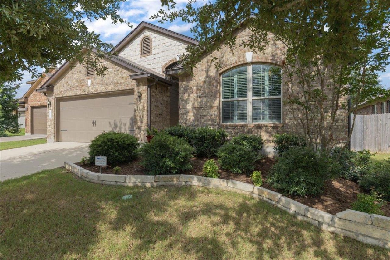 162 Sugar Crk, Buda, TX 78610 Main Photo