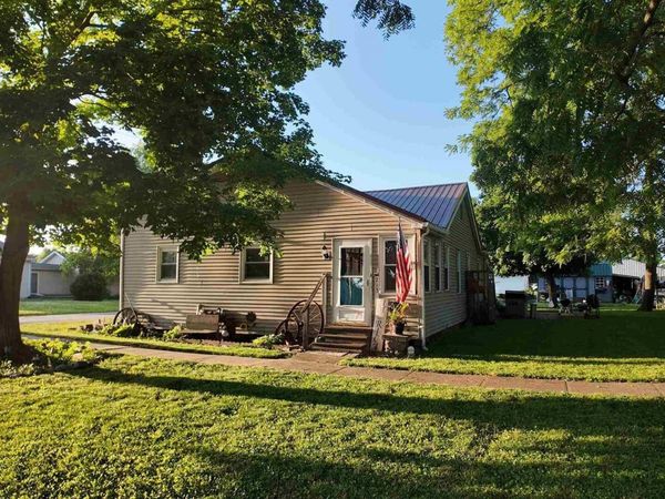 213 W South , Mt. Sterling, IL 62353