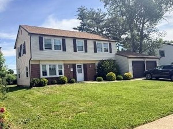 131 Toledo Ln, Willingboro, NJ 08046