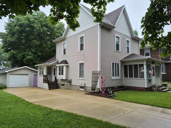 218 3rd Ave SE , Oelwein, IA 50662