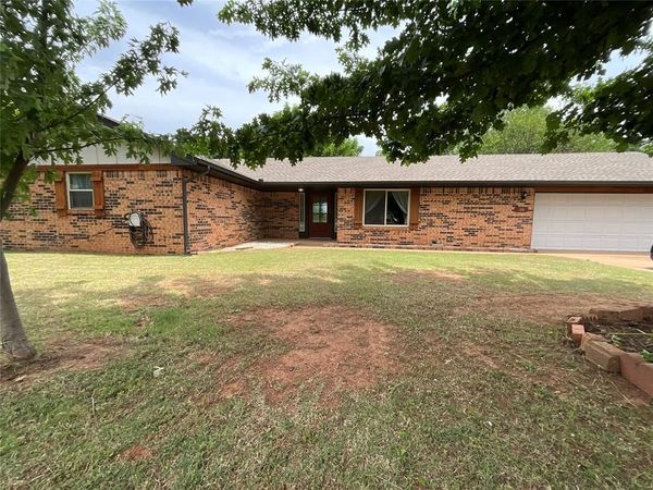 116 Pinewood Drive, Tuttle, OK 73089