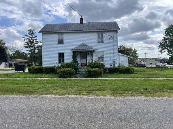110 N LOCUST Street, Loda, IL 60948