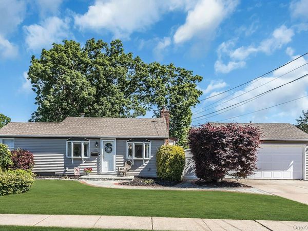 173 N Kings Avenue , Massapequa, NY 11758