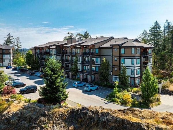 286 Wilfert Rd, Unit #310, View Royal, BC V9C 0H6
